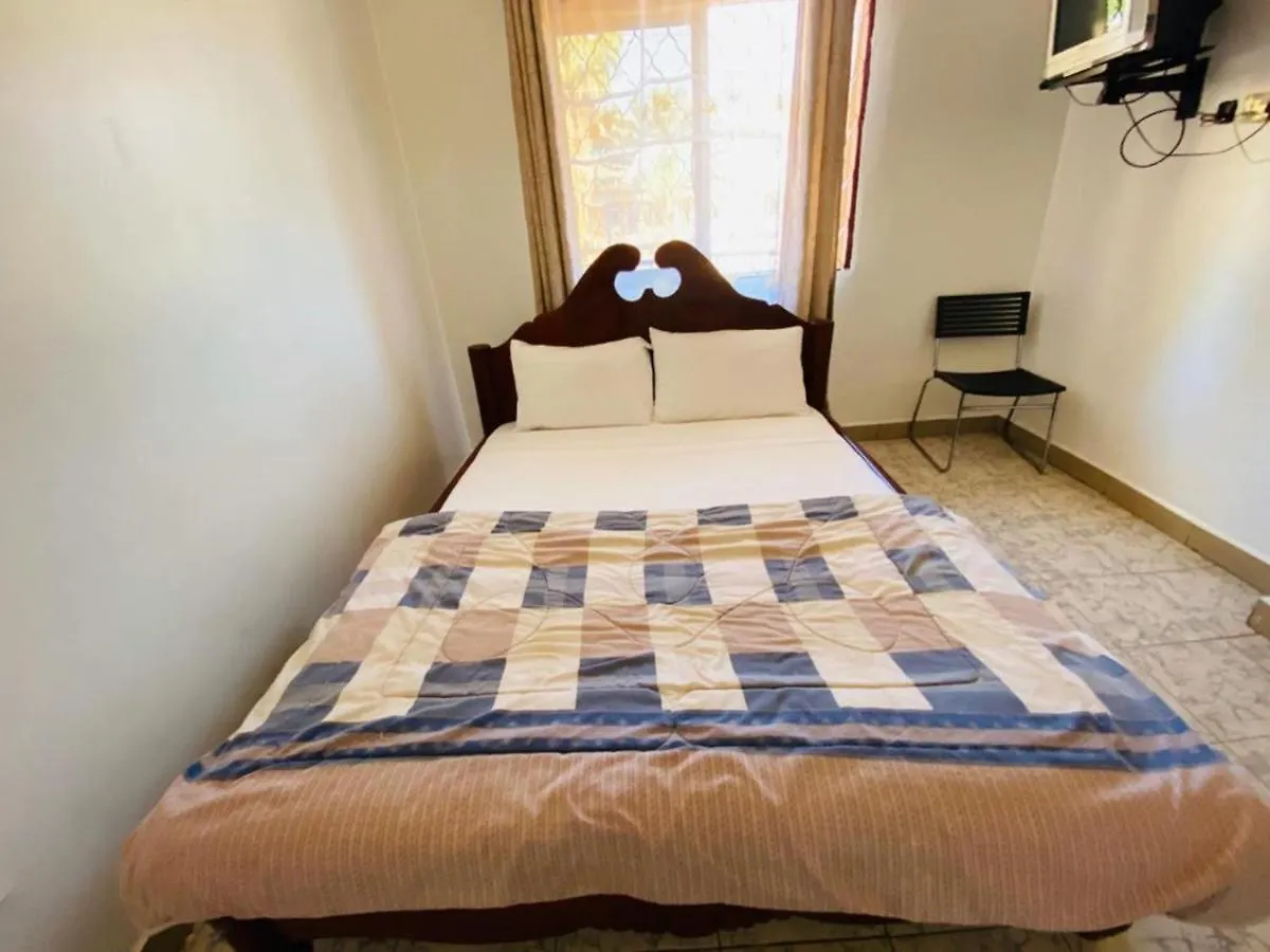 Admiral Hotel Makerere 2*,